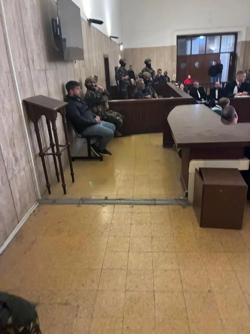 أول ظهور للفنان فضل شاكر أمام القضاء اللبناني في جلسة علنية ببيروت